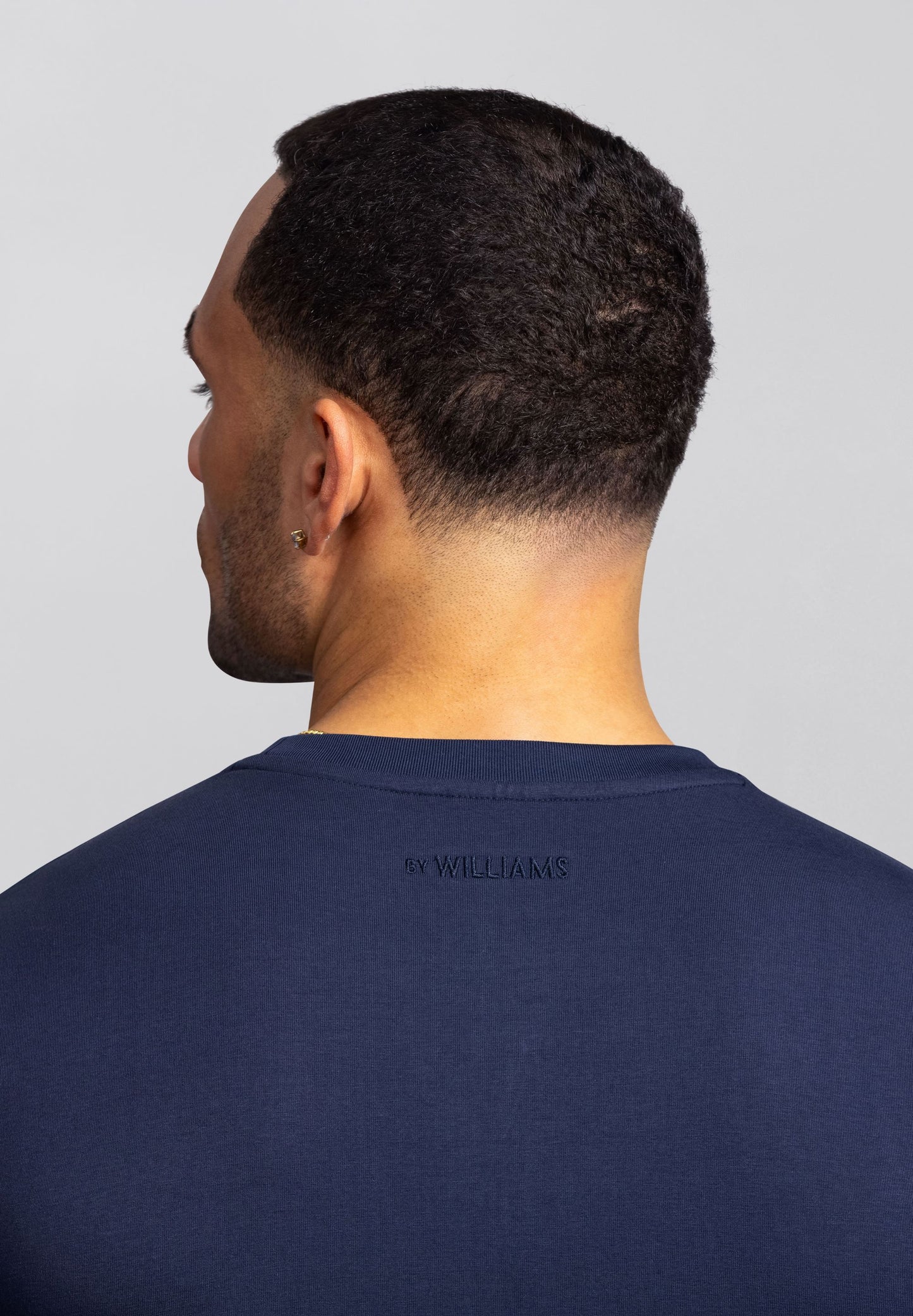 TEE-SHIRT PRÈS DU CORPS (COUPE MUSCLE)